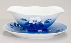 Sauce Bowl On Stand Christmas Rose Service Bing & Grondahl No. 308 Or 563 15 Sauce Bowl On Stand Christmas Rose Service Bing & Grondahl No. 308 Or 563 -Fiesta Shop 1435563 g