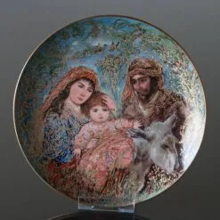 Knowles Plate, Edna Hibel, Christmas Plate 1987