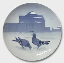 Pigeons In The Castle Court 1921, Bing & Grondahl Christmas Plate -Fiesta Shop BX1921 d