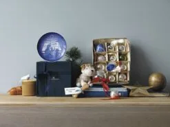 Waiting For Dad 2017, Bing & Grondahl Christmas Plate -Fiesta Shop BX2017 b