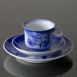 1989 Desiree Svend Jensen Hans Christian Andersen Christmas Cup With Saucer -Fiesta Shop DK1989 b