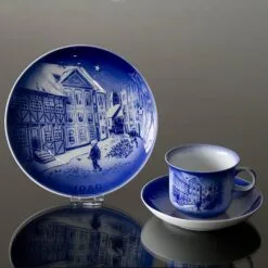 1989 Desiree Svend Jensen Hans Christian Andersen Christmas Cup With Saucer -Fiesta Shop DK1989 c