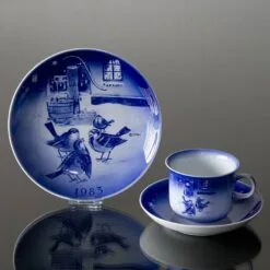 The Story Of The Year - 1983 Desiree Hans Christian Andersen Christmas Plate, Cake Plate -Fiesta Shop DX1983 c