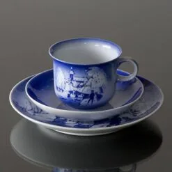 The Bell Deep - 1988 Desiree Hans Christian Andersen Christmas Plate, Cake Plate -Fiesta Shop DX1988 c