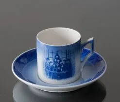 1983 Royal Copenhagen Christmas Cup, Merry Christmas