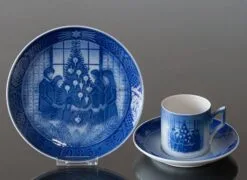 1983 Royal Copenhagen Christmas Cup, Merry Christmas -Fiesta Shop RK1983 b
