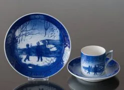 1987 Royal Copenhagen Christmas Cup, Winter Birds -Fiesta Shop RK1987 b