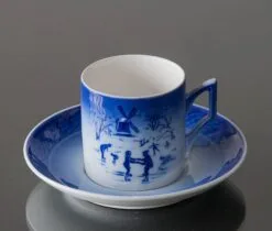 1989 Royal Copenhagen Christmas Cup, The Old Skating Pond