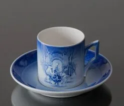 1990 Royal Copenhagen Christmas Cup, Christmas At Tivoli