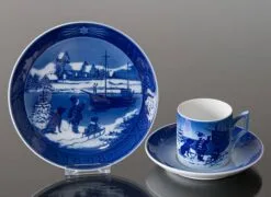 1998 Royal Copenhagen Christmas Cup, Welcome Home -Fiesta Shop RK1998 b