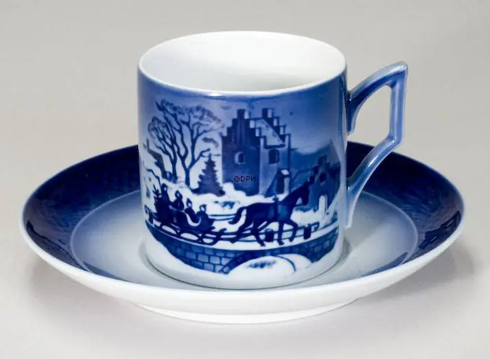 1999 Royal Copenhagen Christmas Cup, The Sleigh Ride 1 1999 Royal Copenhagen Christmas Cup, The Sleigh Ride