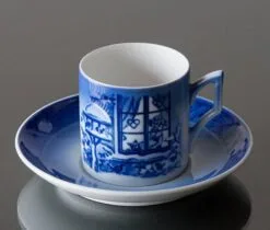 2001 Royal Copenhagen Christmas Cup, Watching The Birds