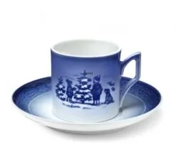 2004 Royal Copenhagen Christmas Cup, Christmas Train