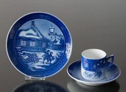 2005 Royal Copenhagen Christmas Cup, Hans Christian Andersen's House -Fiesta Shop RK2005 b