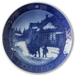 Bringing Home The Christmas Tree 1980, Royal Copenhagen Christmas Plate
