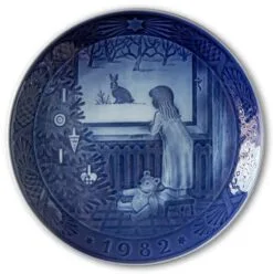 Waiting For Christmas 1982, Royal Copenhagen Christmas Plate