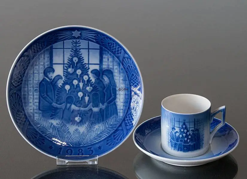 Merry Christmas 1983, Royal Copenhagen Christmas Plate 2 Merry Christmas 1983, Royal Copenhagen Christmas Plate - Image 2