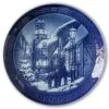 Lighting The Street Lamps 1996, Royal Copenhagen Christmas Plate