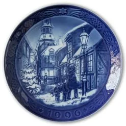 Lighting The Street Lamps 1996, Royal Copenhagen Christmas Plate