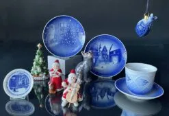 Frederiksborg Castle, 2022 Royal Copenhagen Christmas Plate -Fiesta Shop RX2022 c