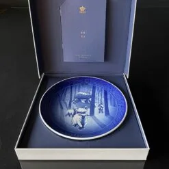 Christmas Time In The Forest, 2023 Royal Copenhagen Christmas Plate -Fiesta Shop RX2023 f