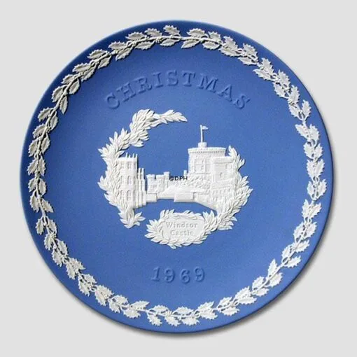 1969 Wedgwood Christmas Plate Windsor Castle 2 1969 Wedgwood Christmas Plate Windsor Castle -Fiesta Shop XWX1969